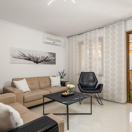 Nobis Appartement Rijeka Buitenkant foto