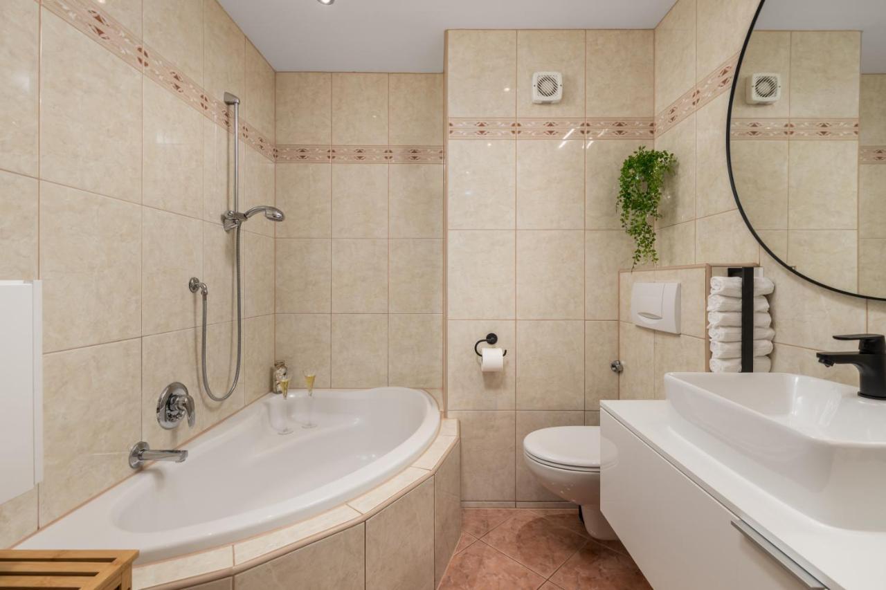 Nobis Appartement Rijeka Buitenkant foto