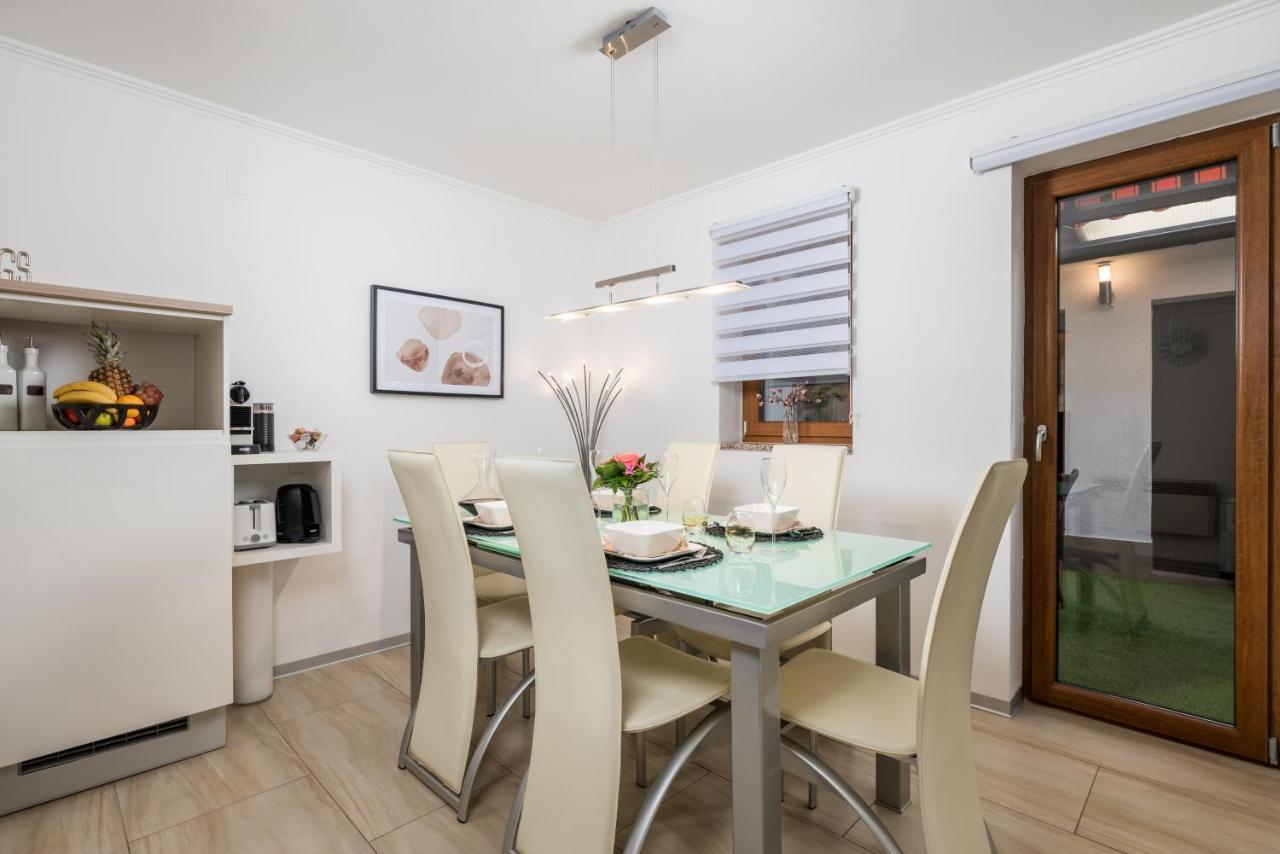 Nobis Appartement Rijeka Buitenkant foto